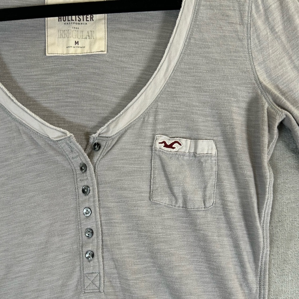 Y2K hollister Henley grey with front pocket embroidered logo - Picture 2 of 9